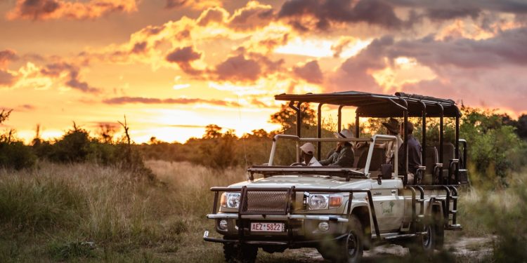 Tsowa Safari Island Nomad Africa